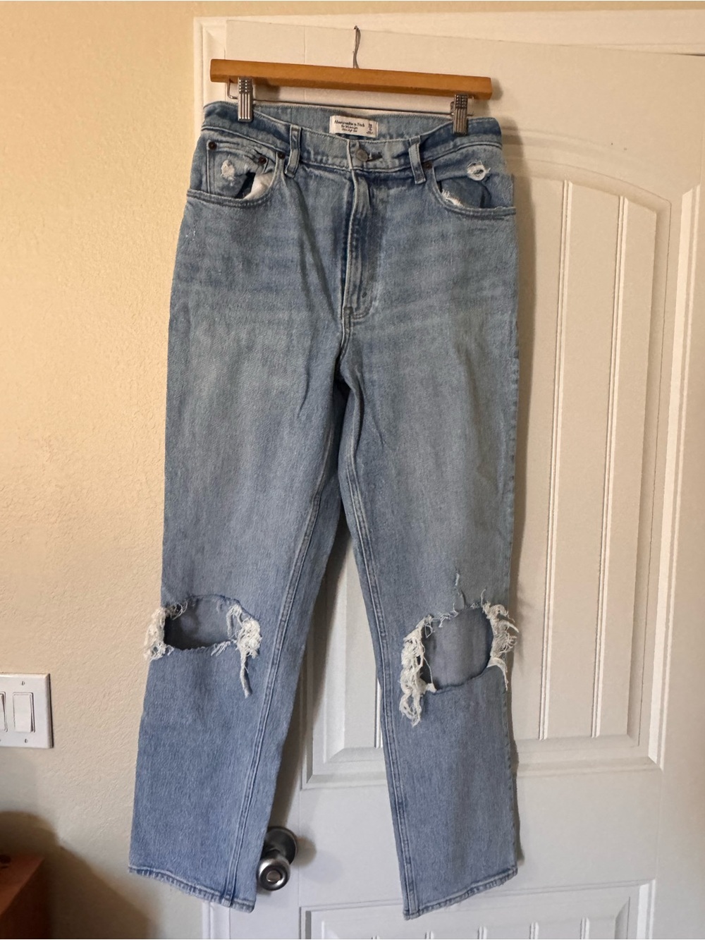Abercrombie & Fitch Light Blue Straight-Leg Ripped Jeans